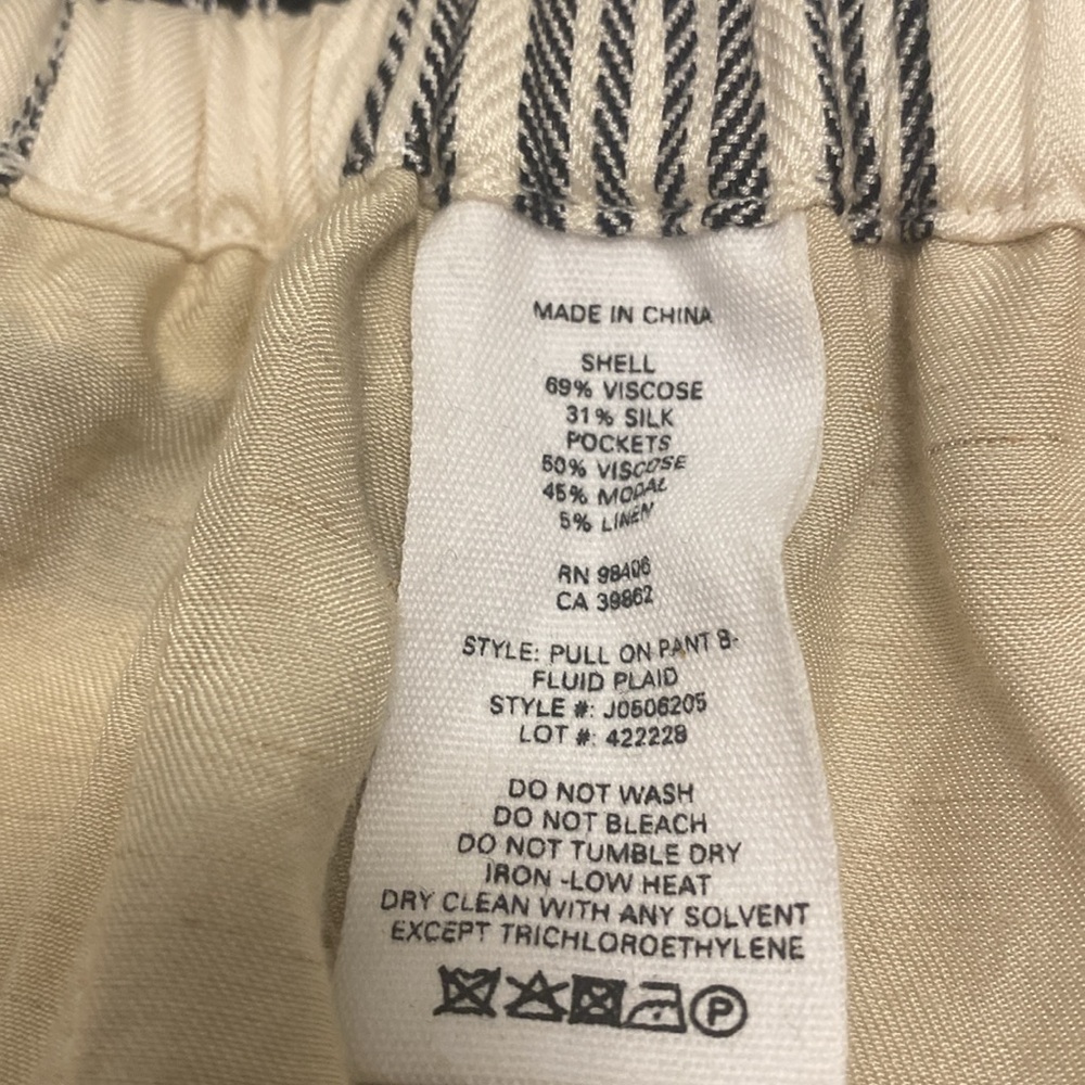 THEORY Women's Black/Ivory Plaid Fluid Wide Leg Pull on Pant Like New Condition - Picture 5 of 14